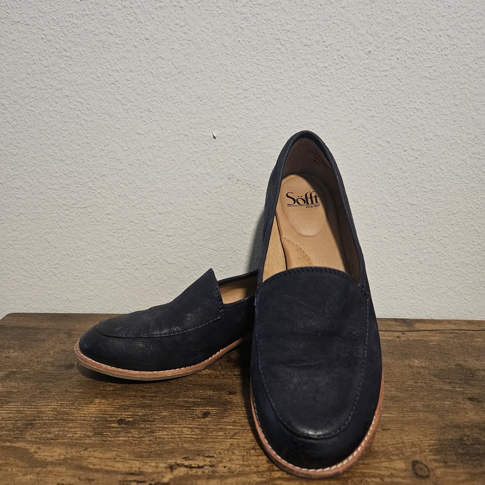 Sofft Women's Navy Loafers with Tan Sole